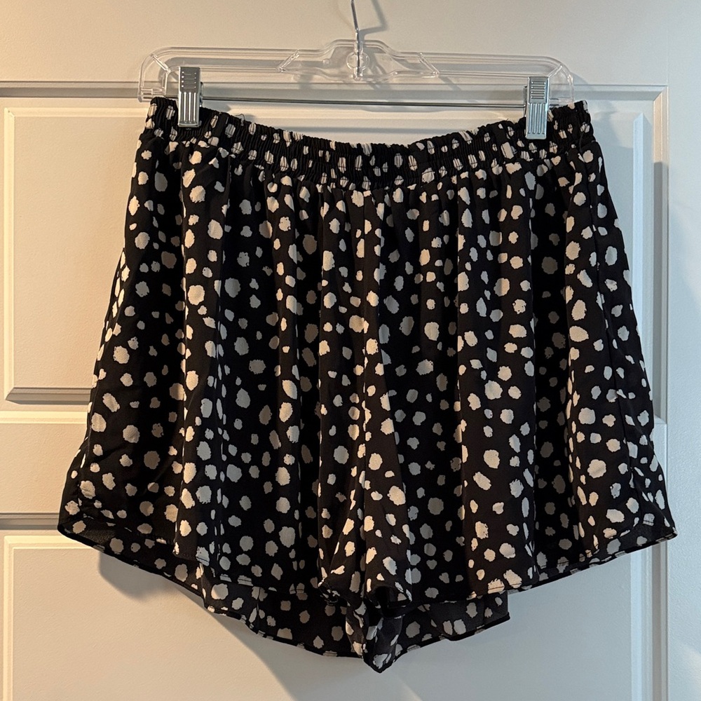 She & Sky Elegant Black and White Patterned High Waist Women's Shorts